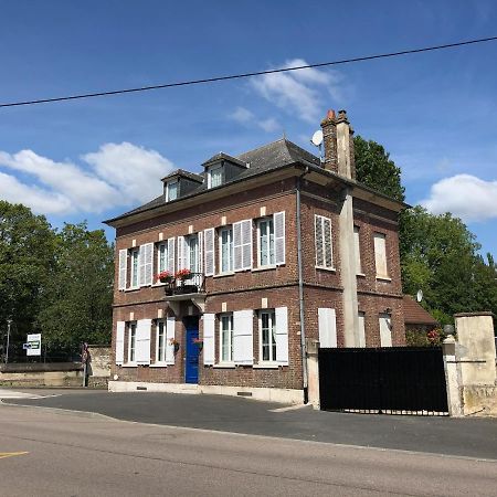 Maison Quatre Freres Лувие Екстериор снимка